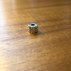 Pandora Sunburst Clip (2 AVAILABLE)